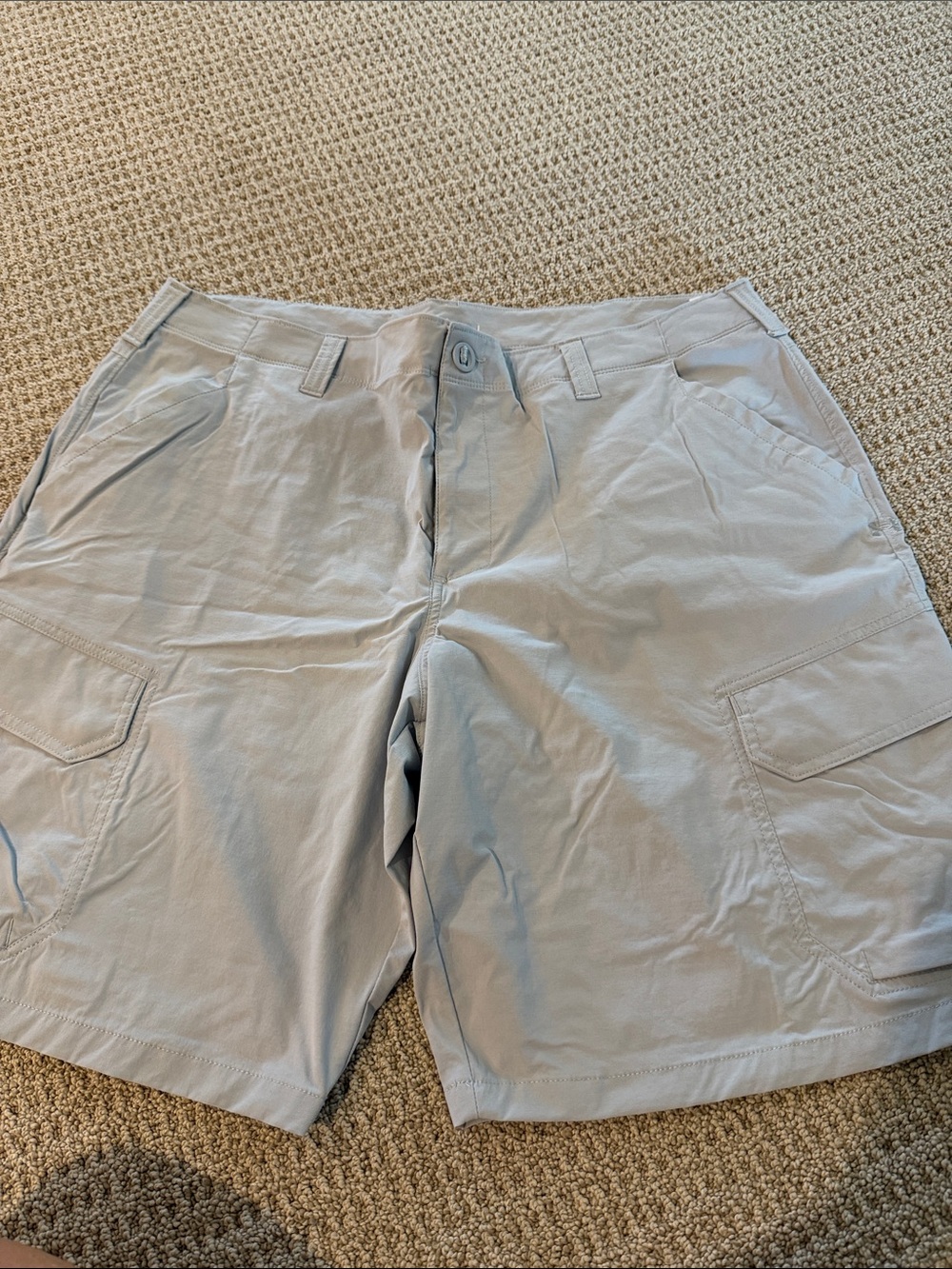 Under Armour Men's Light Gray Cargo Shorts with Multiple Pockets